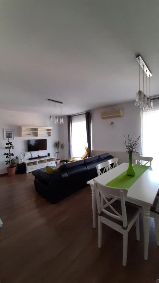 Apartman Ana & Marta セニ エクステリア 写真
