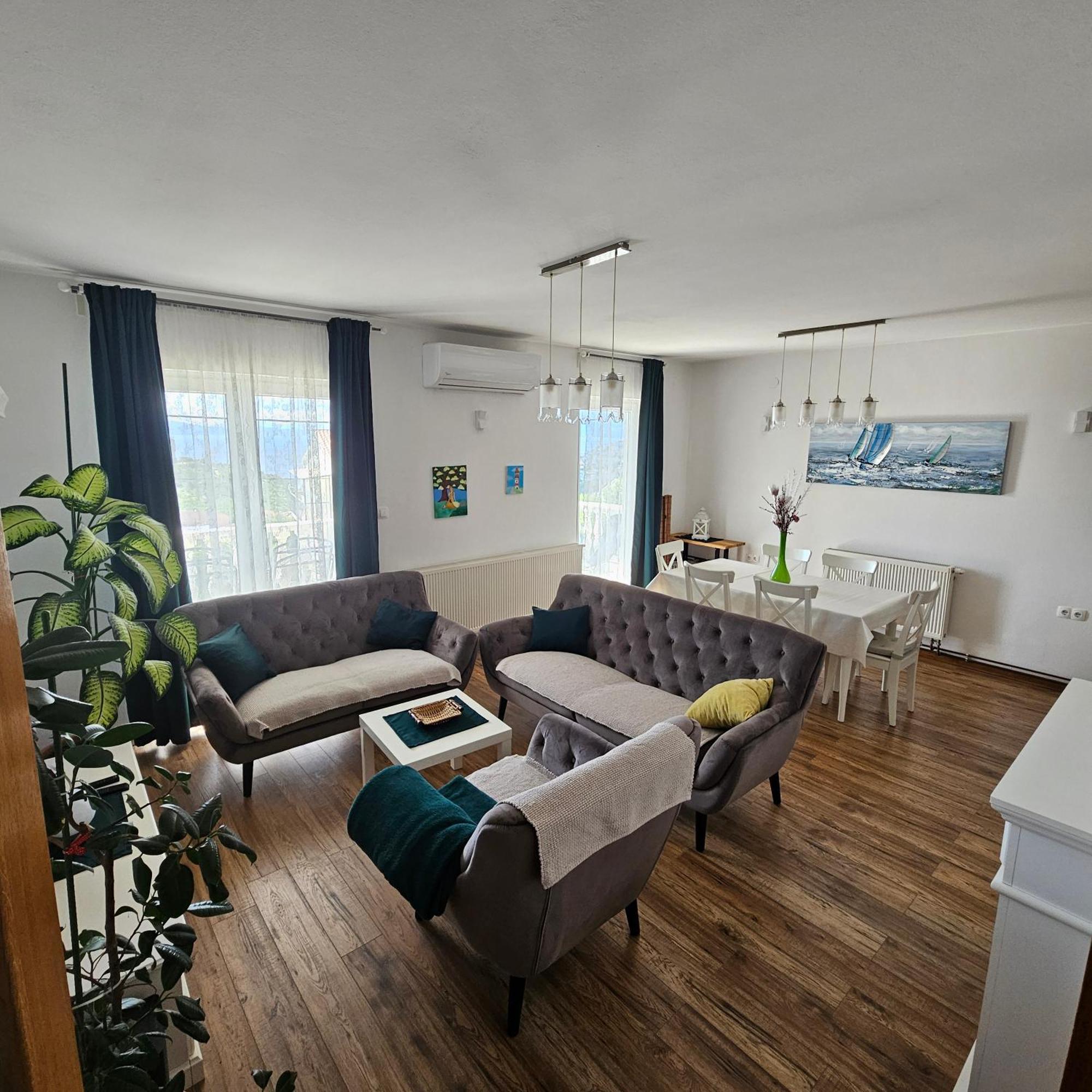 Apartman Ana & Marta セニ エクステリア 写真